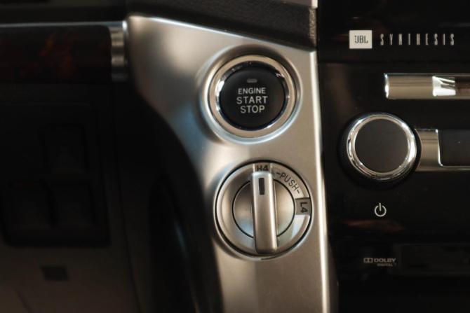 Toyota Land Cruiser 200 Series Рестайлинг 1 с пробегом 2012 года, цена 3 749 000 рублей, 199000 км, внедорожник, Автокод Объявления