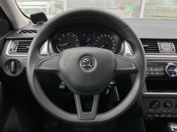 Skoda Rapid I с пробегом 2016 года, цена 939 000 рублей, 128129 км, лифтбек, Автокод Объявления