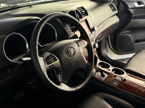 Toyota Highlander II (XU40) Рестайлинг с пробегом 2011 года, цена 2 100 000 рублей, 211897 км, внедорожник, Автокод Объявления