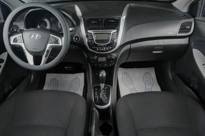 Hyundai Solaris I с пробегом 2013 года, цена 899 000 рублей, 198000 км, седан, Автокод Объявления