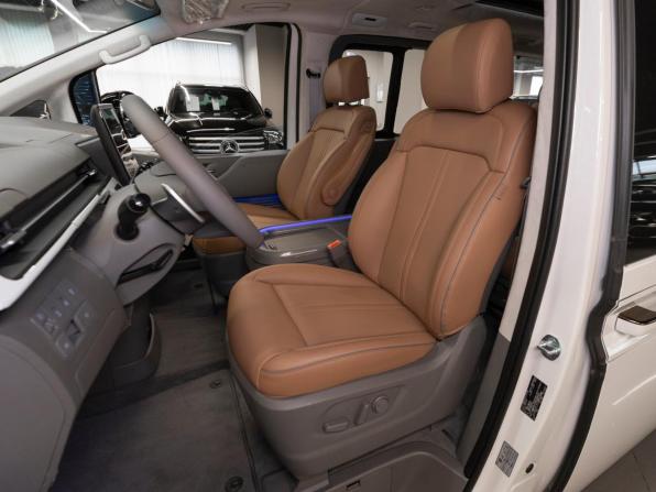 Hyundai Staria I с пробегом 2025 года, цена 8 350 000 рублей, 500 км, минивэн, Автокод Объявления