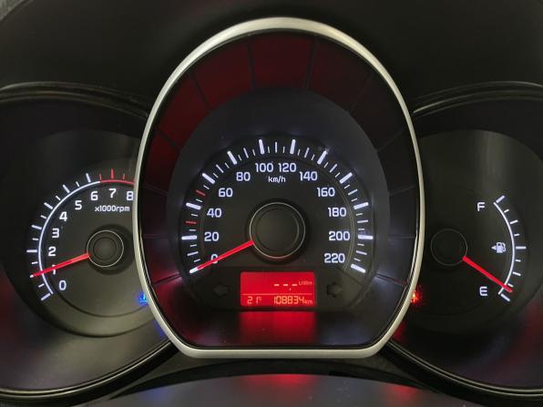 Kia Rio III Рестайлинг с пробегом 2016 года, цена 1 100 000 рублей, 108667 км, хэтчбек, Автокод Объявления