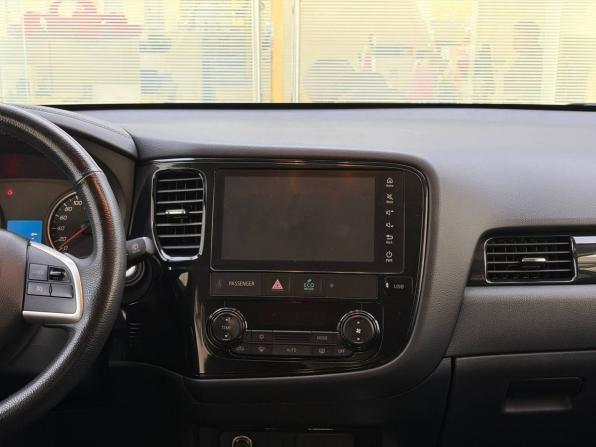 Mitsubishi Outlander III Рестайлинг 3 с пробегом 2022 года, цена 2 500 000 рублей, 48306 км, внедорожник, Автокод Объявления
