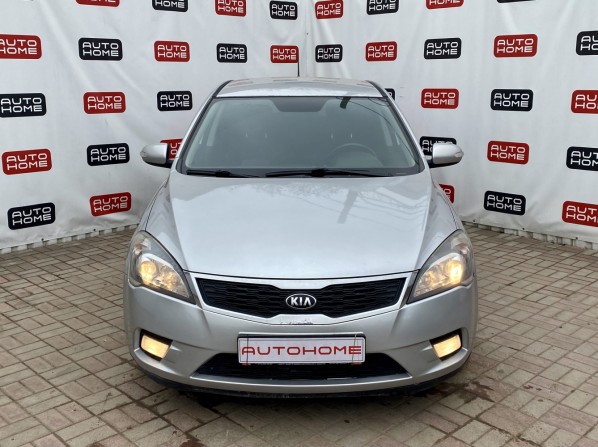 Kia Ceed I Рестайлинг с пробегом 2012 года, цена 739 900 рублей, 130565 км, хэтчбек, Автокод Объявления