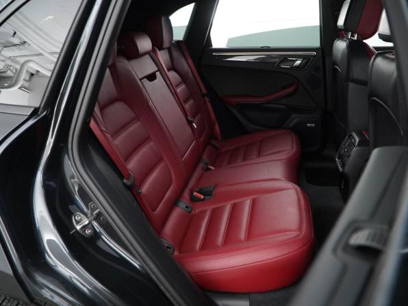 Porsche Macan I Рестайлинг 2 с пробегом 2022 года, цена 7 099 077 рублей, 25800 км, внедорожник, Автокод Объявления