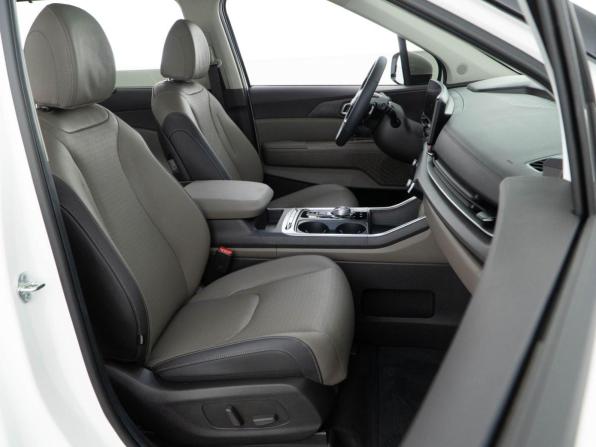 Kia Carnival IV Рестайлинг с пробегом 2025 года, цена 6 145 055 рублей, 4866 км, минивэн, Автокод Объявления