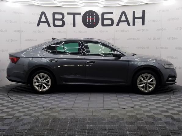 Skoda Octavia IV (A8) с пробегом 2021 года, цена 2 819 000 рублей, 77452 км, лифтбек, Автокод Объявления