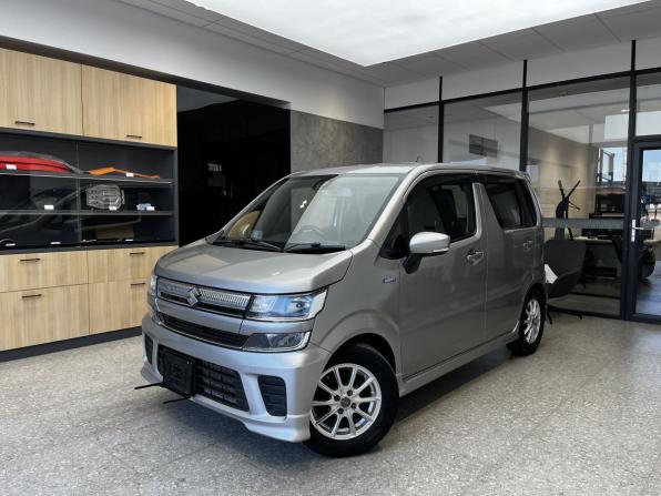 Suzuki Wagon R VI с пробегом 2018 года, цена 770 000 рублей, 111000 км, хэтчбек, Автокод Объявления