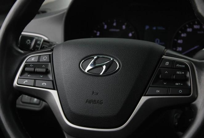 Hyundai Solaris II с пробегом 2019 года, цена 1 575 000 рублей, 57259 км, седан, Автокод Объявления