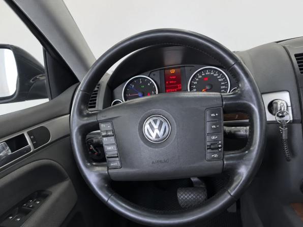 Volkswagen Touareg I Рестайлинг с пробегом 2007 года, цена 1 039 000 рублей, 295524 км, внедорожник, Автокод Объявления
