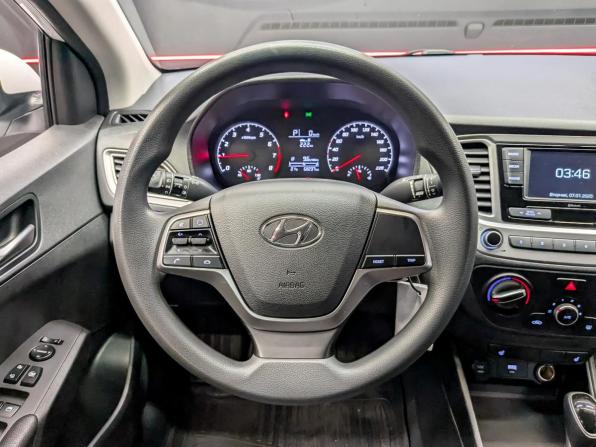 Hyundai Solaris II Рестайлинг с пробегом 2022 года, цена 1 665 000 рублей, 68204 км, седан, Автокод Объявления