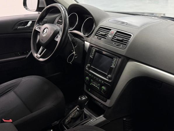 Skoda Yeti I Рестайлинг с пробегом 2015 года, цена 1 050 000 рублей, 250000 км, внедорожник, Автокод Объявления
