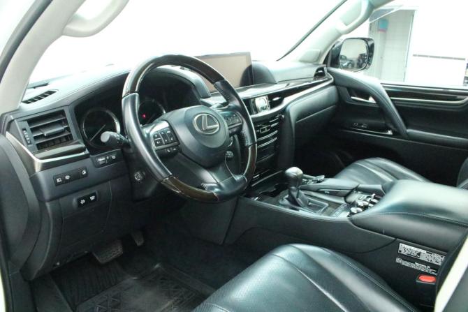 Lexus LX III Рестайлинг 2 с пробегом 2017 года, цена 6 499 000 рублей, 195065 км, внедорожник, Автокод Объявления