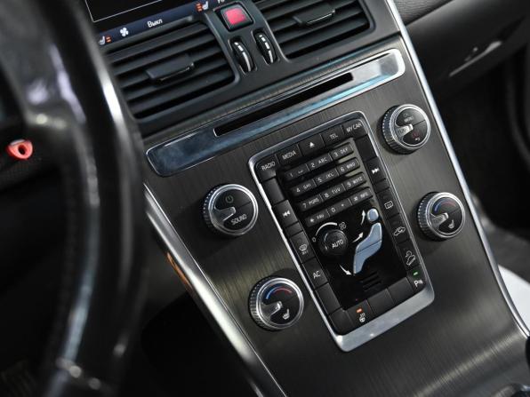 Volvo XC60 I Рестайлинг с пробегом 2015 года, цена 1 449 000 рублей, 219000 км, внедорожник, Автокод Объявления