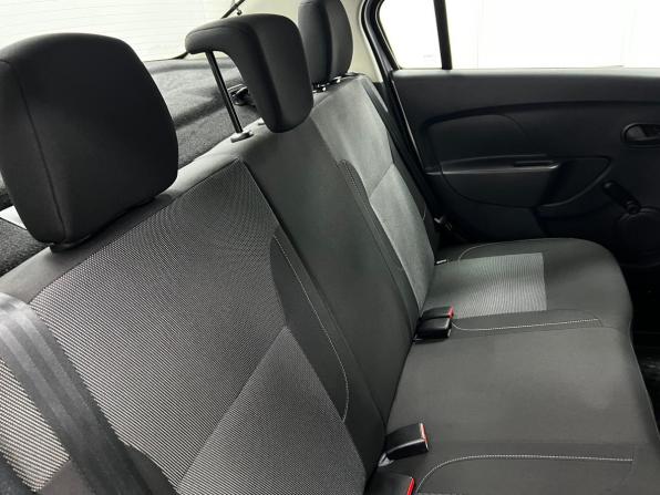 Renault Logan II Рестайлинг с пробегом 2018 года, цена 1 150 000 рублей, 64000 км, седан, Автокод Объявления