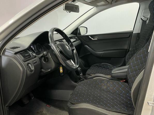Skoda Rapid I с пробегом 2015 года, цена 890 000 рублей, 176991 км, лифтбек, Автокод Объявления