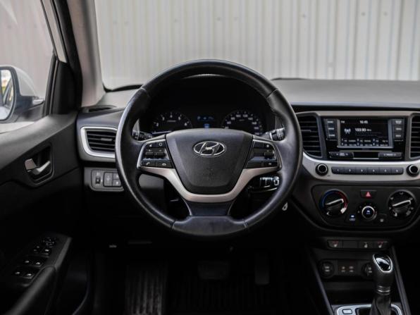 Hyundai Solaris II с пробегом 2017 года, цена 1 249 000 рублей, 211280 км, седан, Автокод Объявления