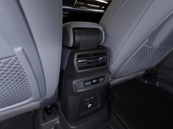 Audi Q4 e-tron с пробегом 2023 года, цена 4 700 000 рублей, 12214 км, внедорожник, Автокод Объявления