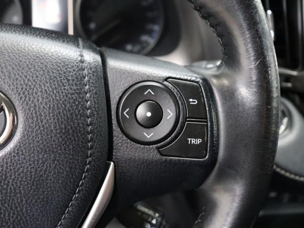 Toyota RAV4 IV (XA40) Рестайлинг с пробегом 2018 года, цена 1 700 000 рублей, 293807 км, внедорожник, Автокод Объявления