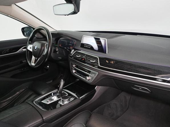 BMW 7 серии VI (G11/G12) Рестайлинг с пробегом 2019 года, цена 5 922 000 рублей, 111220 км, седан, Автокод Объявления