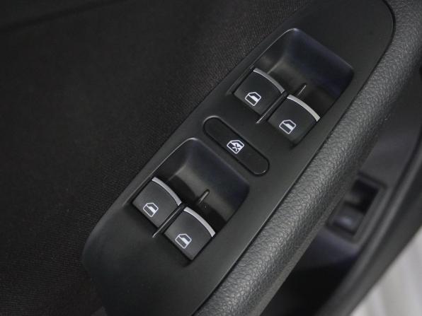 Volkswagen Jetta VI Рестайлинг с пробегом 2015 года, цена 911 000 рублей, 240069 км, седан, Автокод Объявления