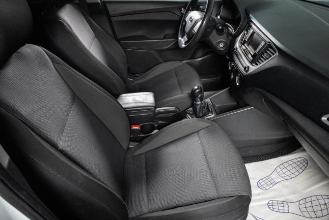 Hyundai Solaris II с пробегом 2017 года, цена 909 000 рублей, 201000 км, седан, Автокод Объявления