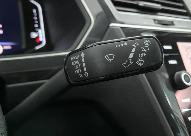 Volkswagen Tiguan II с пробегом 2019 года, цена 2 189 000 рублей, 137811 км, внедорожник, Автокод Объявления