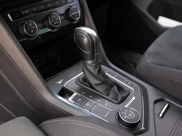 Volkswagen Tiguan II с пробегом 2018 года, цена 2 310 000 рублей, 201571 км, внедорожник, Автокод Объявления