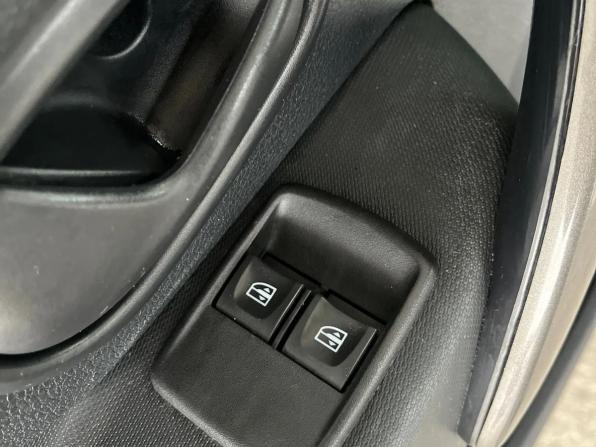 Renault Logan II Рестайлинг с пробегом 2019 года, цена 1 030 000 рублей, 91622 км, седан, Автокод Объявления