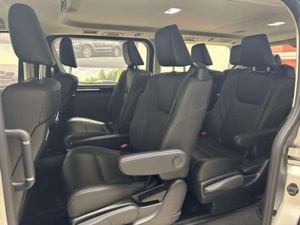 Toyota HiAce H300 с пробегом 2021 года, цена 4 840 000 рублей, 85074 км, минивэн, Автокод Объявления