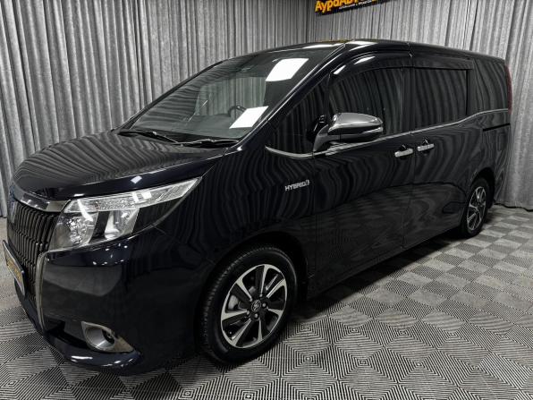 Toyota Esquire I с пробегом 2016 года, цена 1 750 000 рублей, 251872 км, минивэн, Автокод Объявления