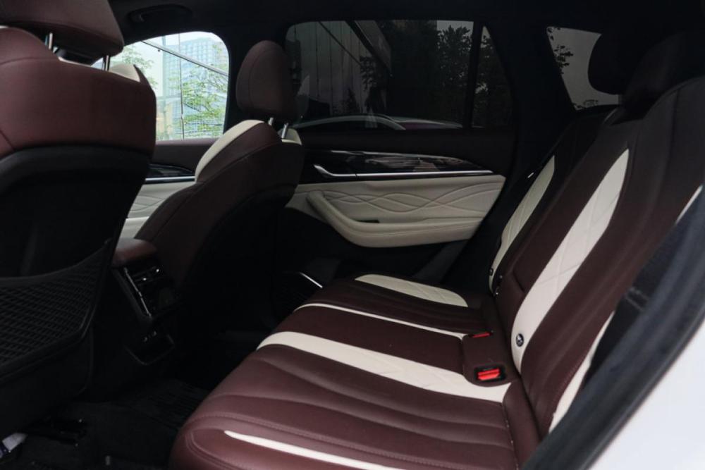 Geely Monjaro I Москва  - изображение 9