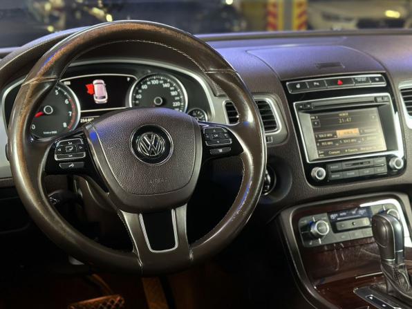 Volkswagen Touareg II Рестайлинг с пробегом 2015 года, цена 2 399 000 рублей, 254469 км, внедорожник, Автокод Объявления