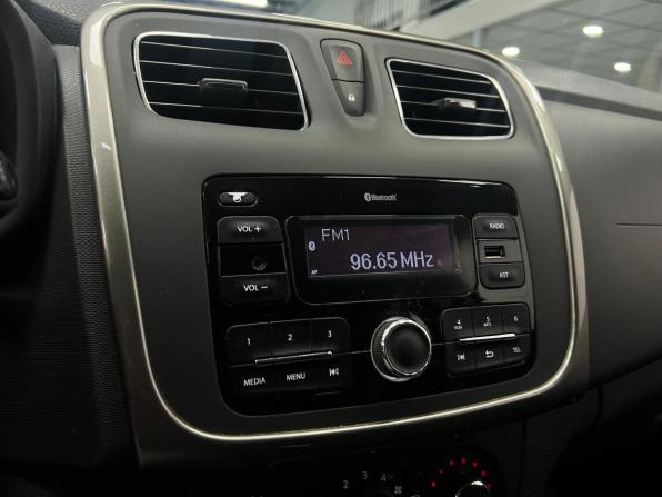 Renault Sandero II Рестайлинг с пробегом 2021 года, цена 1 360 000 рублей, 68417 км, хэтчбек, Автокод Объявления