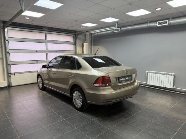 Volkswagen Polo V Рестайлинг с пробегом 2016 года, цена 950 000 рублей, 225000 км, седан, Автокод Объявления