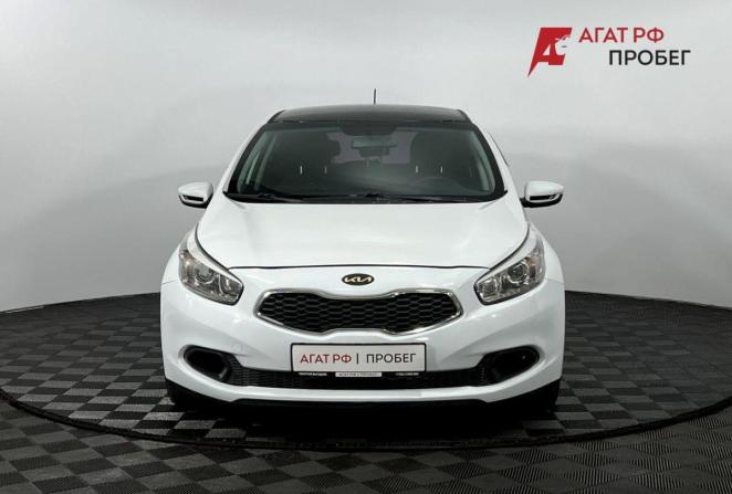 Kia Ceed II с пробегом 2014 года, цена 715 000 рублей, 190000 км, хэтчбек, Автокод Объявления
