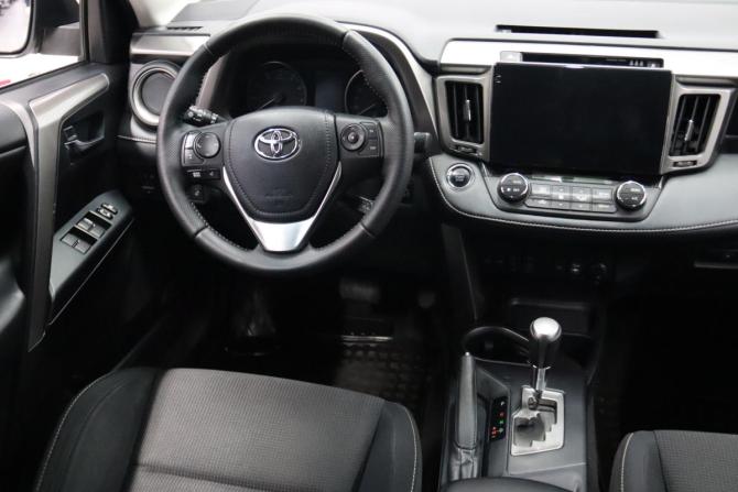 Toyota RAV4 IV (XA40) Рестайлинг с пробегом 2017 года, цена 2 280 850 рублей, 146821 км, внедорожник, Автокод Объявления