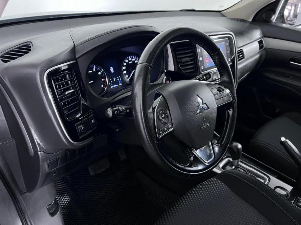Mitsubishi Outlander III Рестайлинг 3 с пробегом 2018 года, цена 1 599 000 рублей, 206106 км, внедорожник, Автокод Объявления