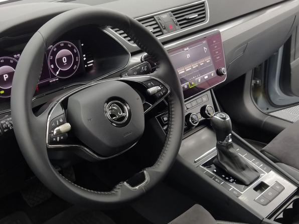 Skoda Superb III Рестайлинг с пробегом 2021 года, цена 2 409 000 рублей, 161659 км, лифтбек, Автокод Объявления