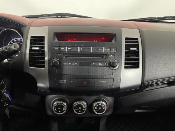 Mitsubishi Outlander II Рестайлинг с пробегом 2010 года, цена 1 037 000 рублей, 305859 км, внедорожник, Автокод Объявления