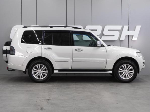 Mitsubishi Pajero IV Рестайлинг 2 с пробегом 2019 года, цена 3 710 000 рублей, 128296 км, внедорожник, Автокод Объявления
