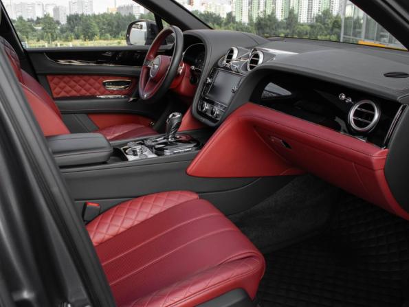 Bentley Bentayga I с пробегом 2016 года, цена 13 000 000 рублей, 49032 км, внедорожник, Автокод Объявления