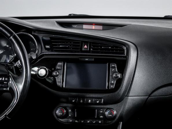 Kia Ceed II Рестайлинг с пробегом 2018 года, цена 1 300 000 рублей, 215836 км, универсал, Автокод Объявления