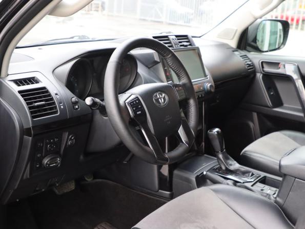 Toyota Land Cruiser Prado 150 Series Рестайлинг 1 с пробегом 2014 года, цена 2 790 000 рублей, 272940 км, внедорожник, Автокод Объявления