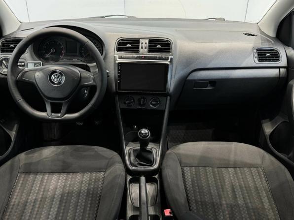 Volkswagen Polo V Рестайлинг с пробегом 2017 года, цена 950 000 рублей, 161584 км, седан, Автокод Объявления