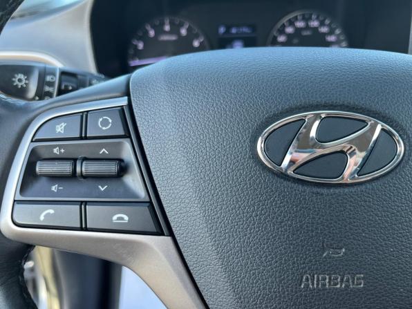 Hyundai Solaris II с пробегом 2019 года, цена 1 339 200 рублей, 157000 км, седан, Автокод Объявления