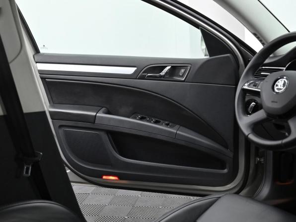 Skoda Superb II Рестайлинг с пробегом 2014 года, цена 1 249 000 рублей, 148000 км, лифтбек, Автокод Объявления