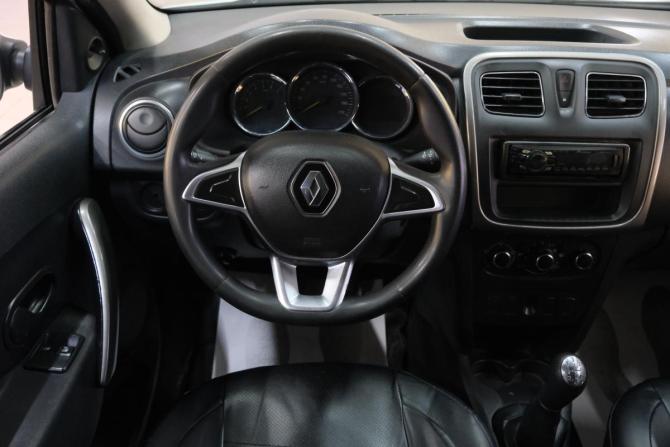 Renault Logan II Рестайлинг с пробегом 2020 года, цена 699 000 рублей, 132000 км, седан, Автокод Объявления