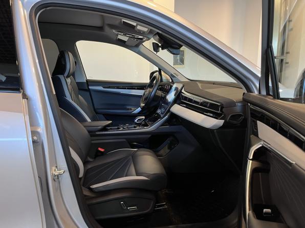 Geely Atlas II с пробегом 2023 года, цена 2 740 000 рублей, 30753 км, внедорожник, Автокод Объявления