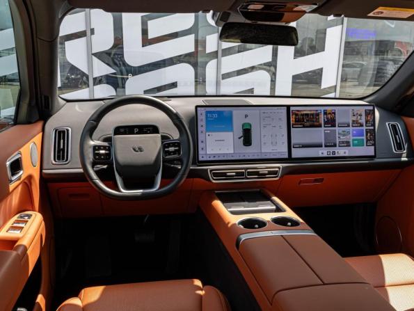 Li Auto (Lixiang) L7 I с пробегом 2023 года, цена 7 250 000 рублей, 2000 км, внедорожник, Автокод Объявления